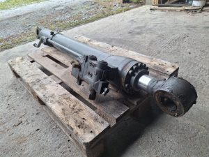 Sylinteri Volvo EC140B, kaivuuvarsi